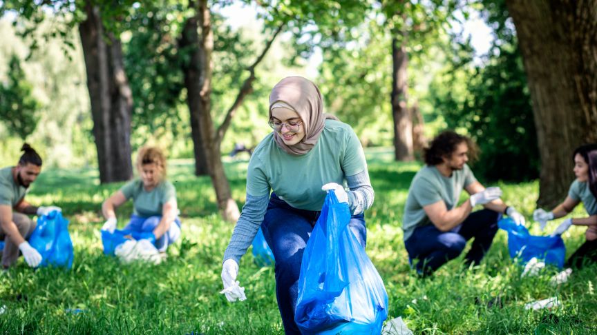 British Muslims Donate Four Times the National Average to Charity