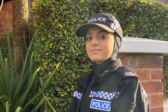 Khadeejah Mansur, the first Policewoman to wear hijab on Leicestershire force